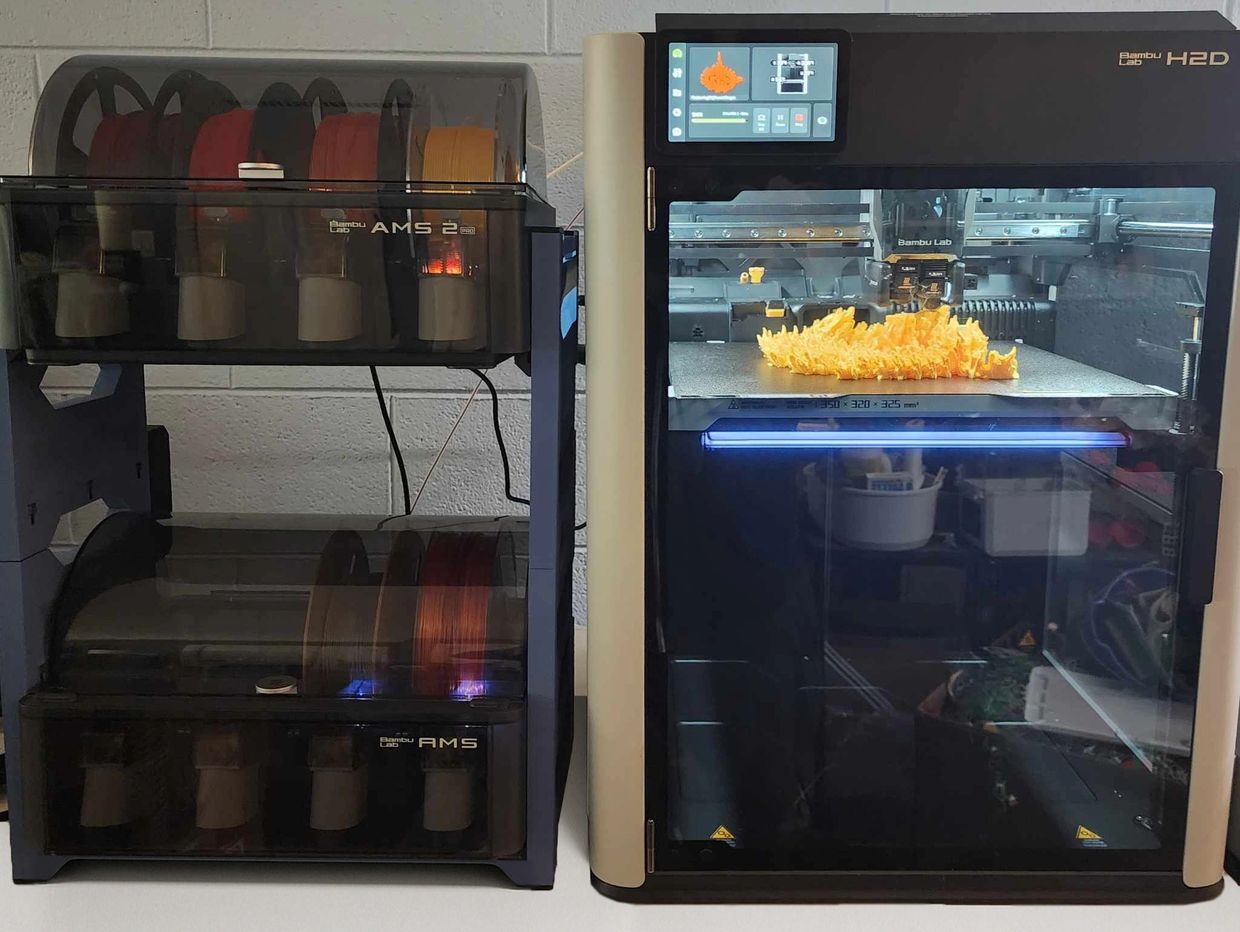 Bambu Lab AMS2 and H2D printers running